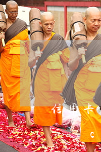 信用卡逾期會(huì)不會(huì)扣儲(chǔ)蓄卡里的錢-信用卡逾期會(huì)不會(huì)扣儲(chǔ)蓄卡里的錢呢