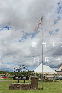 信用卡逾期被乱收费怎么办(法律有没有规定信用卡逾期收费多少)
