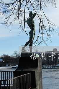 信用卡逾期要主動聯(lián)系嗎