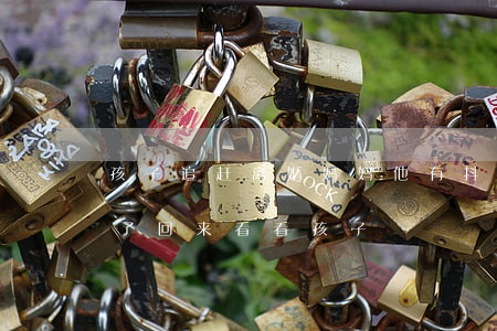 孩子追赶离婚妈妈他有抖音吗(抖音评论离婚了回来看看孩子)