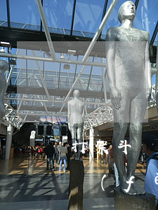 打架斗毆請(qǐng)律師打官司如何收費(fèi)(打架起訴律師費(fèi)多少錢)