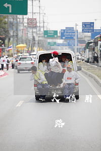 欠信用卡网贷跑路后果（信用卡网贷逾期想跑路）