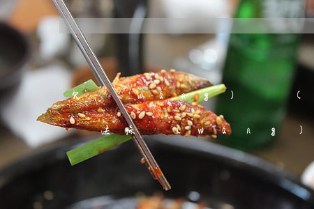 欠網(wǎng)貸聯(lián)系村委違法嘛(網(wǎng)貸逾期聯(lián)系村委會(huì)違法嗎)