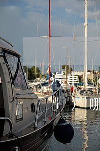汽車(chē)保險(xiǎn)買(mǎi)哪家好(車(chē)險(xiǎn)買(mǎi)哪個(gè)保險(xiǎn)公司比較好一點(diǎn))