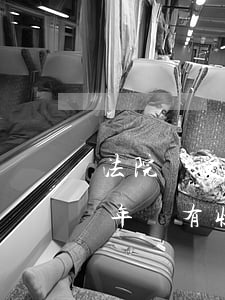 法院會受理信用卡逾期案件嗎（信用卡逾期半年沒有收到法院傳票）