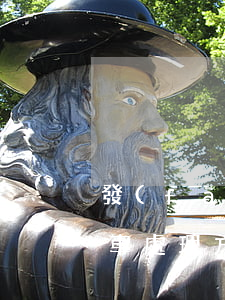 發(fā)生摩托車事故怎么處理（摩托車撞車處理方法有哪些）