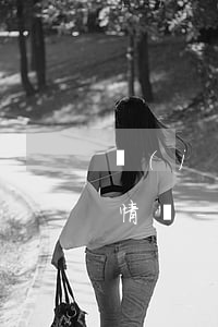經(jīng)期逾期一個禮拜出血是什么情況-大姨媽逾期一個星期了