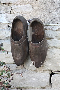 網(wǎng)貸逾期的違約金用交嗎(網(wǎng)貸逾期的違約金國家標準的是多少?)