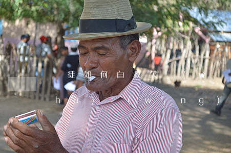 賭徒如何自救欠網(wǎng)貸無數(shù)(網(wǎng)賭欠網(wǎng)貸十萬怎么自救)