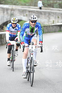 起诉双方有一方不到场怎么办(民事纠纷一方不到场如何处理)