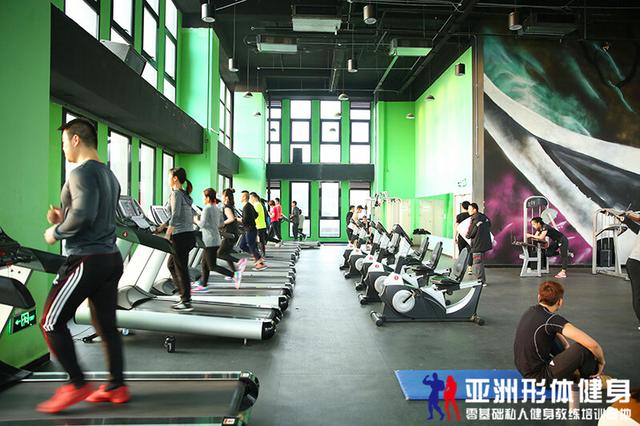 健身教练学徒靠不靠谱(学习一个月能上岗做健身教练吗)