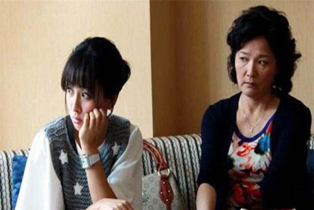 法律如何规定婆媳的关系(婆婆不带娃，儿媳可以拒绝为其养老吗？《民法典》给出意外答案)