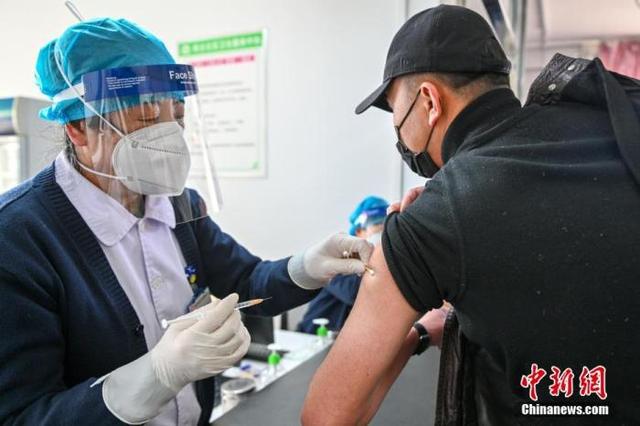 打疫苗还给钱(明确了！接种新冠疫苗不让老百姓掏一分钱)