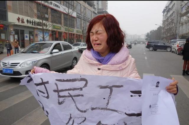 感情重要还是金钱重要(钱VS情感，钱和情感哪个更重要？)