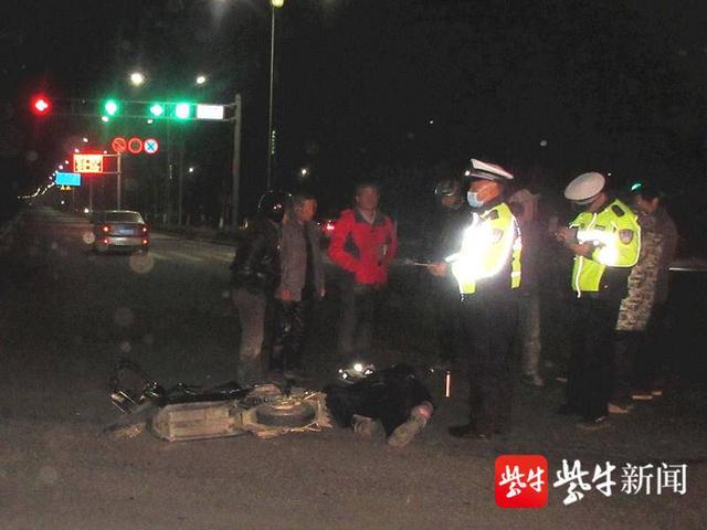 意外车祸造成他人死亡(4起因闯红灯致死的交通事故，死者都是老年电动车骑手，警方分析闯红灯者心理)