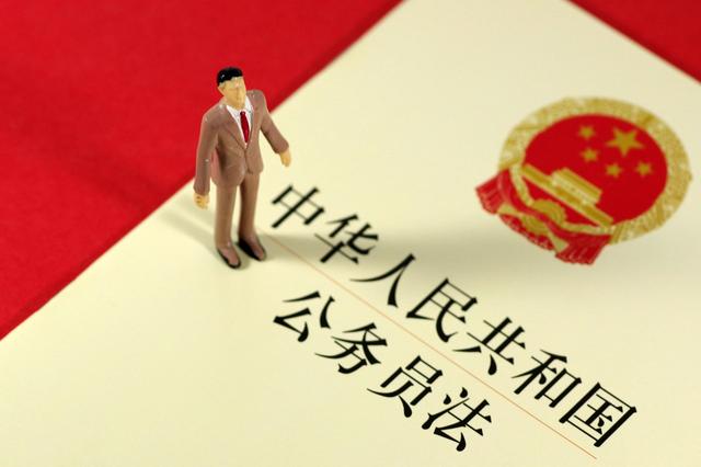 父亲因为诈骗罪坐牢对儿子有影响吗(父亲犯诈骗罪对子女影响是什么)