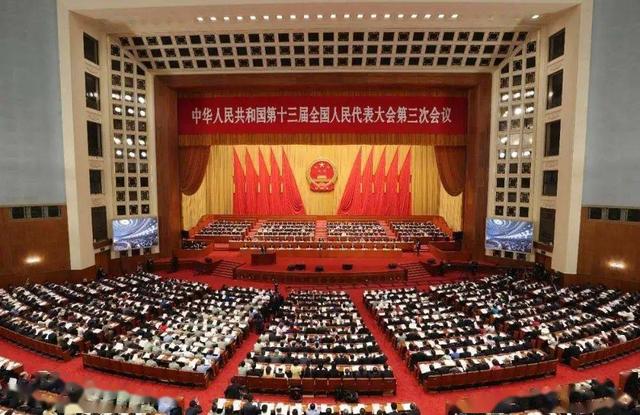 老婆出轨可以起诉坐牢(婚内出轨行为有可能会坐牢吗)
