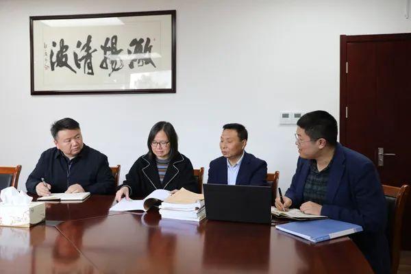 私企老板挪用公款(一人公司为何发生职务犯罪？从奉贤区某公司法定代表人挪用公款、贪污案说起→)