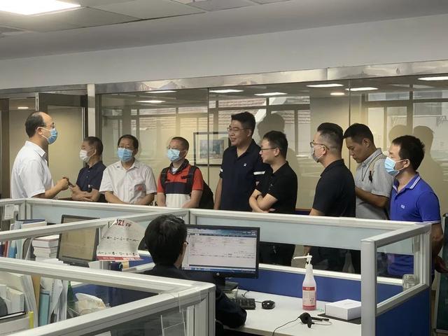 房产中心咨询电话(市房管局政府开放月活动—市民走进962121物业服务热线)
