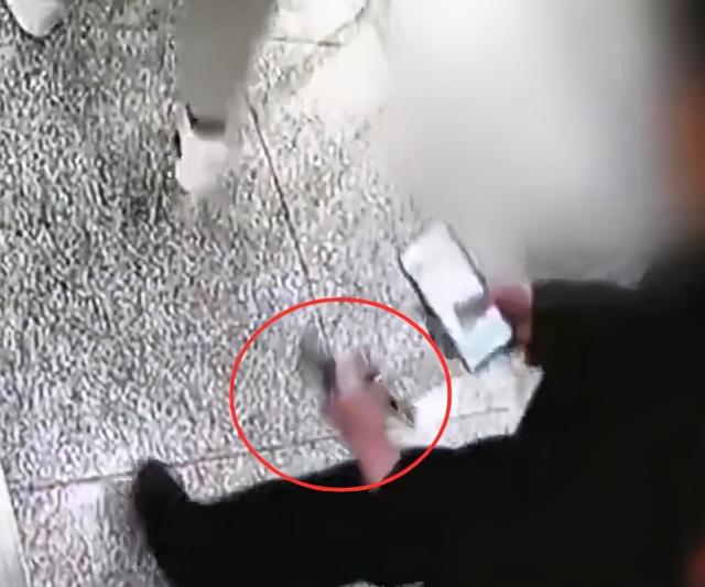 法律上捡和偷的区别(不要随便在路上捡东西。先分清“盗窃”和“侵占”的概念再说)