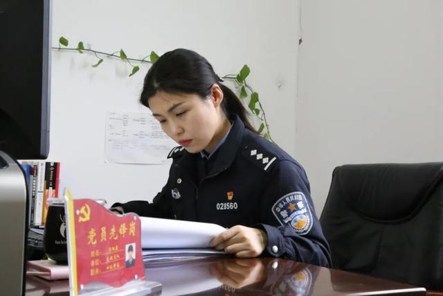 安徽省铜陵市知名律师(“最美警察”候选人｜乔旭英：法植警心，以刻苦钻研守护公平正义)