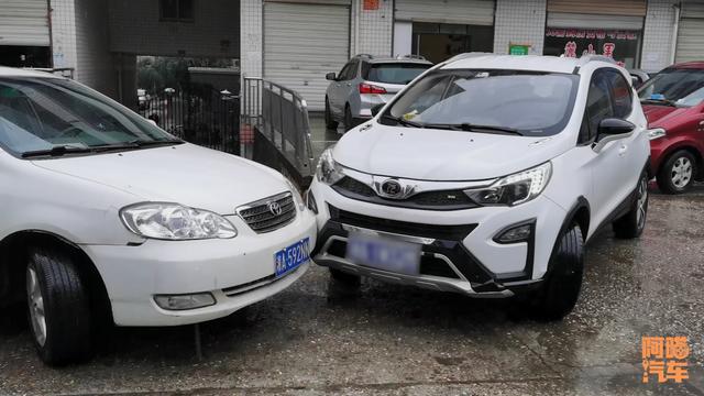 全责商业保险是否赔付(发生交通事故对方全责，我还要报保险吗？发现很多司机都做错了)