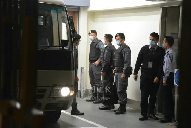 洗黑钱是什么罪名(澳门博彩业大亨周焯华被移送监狱羁押！涉不法经营赌博洗黑钱)