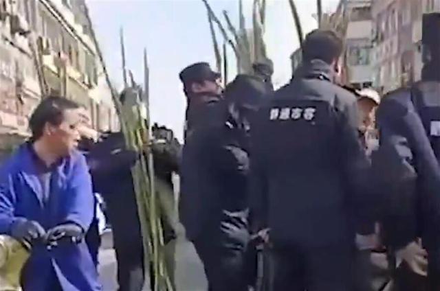 律师外包(“围抢”甘蔗的是镇政府外包服务人员？律师：执法引起法律责任仍由政府承担)