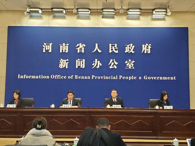 村里的法律顾问收费吗(我省已有1.3万余名村（居）法律顾问，专业律师占比近9成)