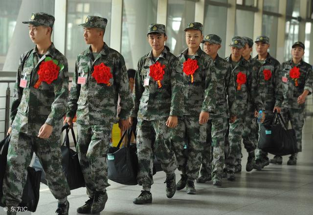 近视能当兵吗(近视了想要当兵，行不行不是你说了算，这些问题都要考虑)