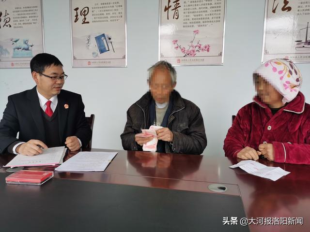 摩托车撞人赔偿协议书(骑摩托车撞伤人，调解8000元拒赔，法院判赔1.2万，慌了)