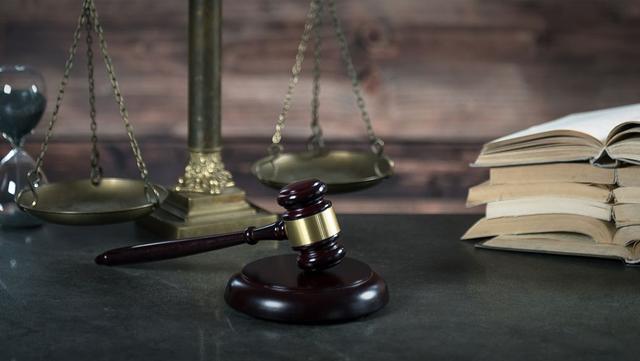 嫌疑人坐牢了就可以不赔偿了吗(判刑后还能被保释出来吗？)