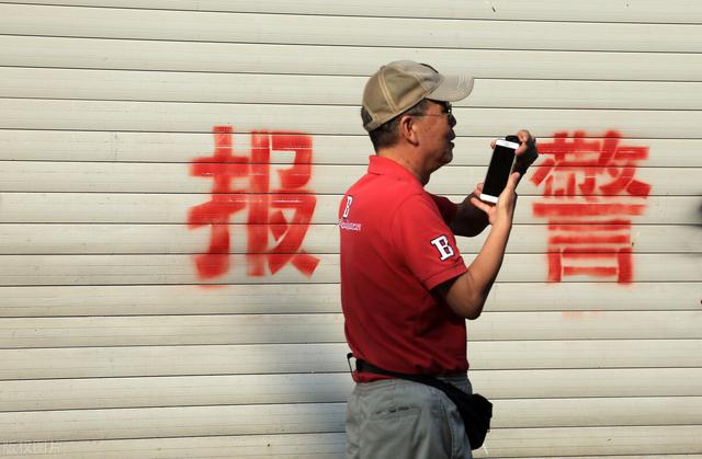 拆迁请律师有用吗(遭遇强拆时为啥都觉得报警没用？律师：应该是不会合理地报警)