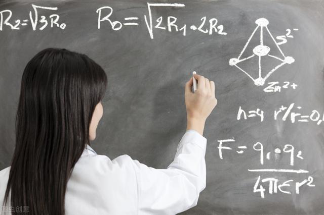 老师打学生耳光,学生可以打回去吗(中学的时候，被老师打过，现在还能举报吗？)