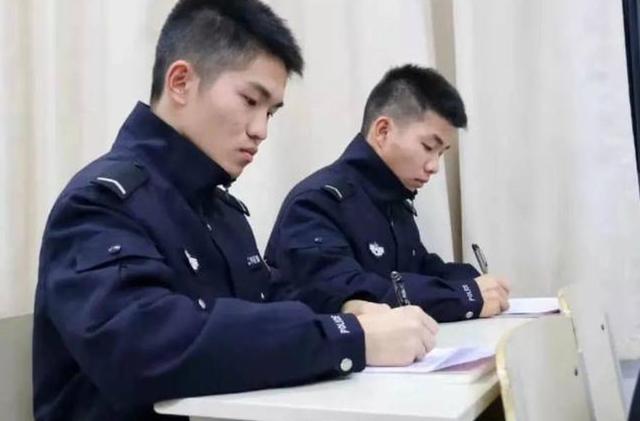 经济纠纷打官司影响政审吗(爷爷是老赖，考警校也不能被录取？招生新规定，政审变得更宽松)